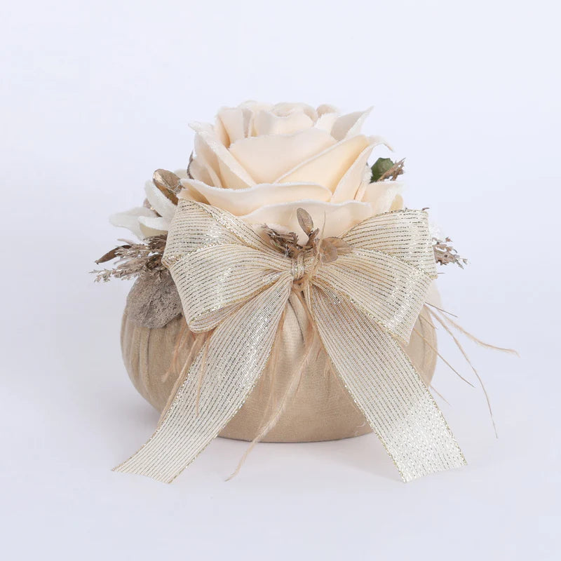 POUF NATALIZO VELLUTO NOCCIOLA CON ROSE D11X11CM FIORI DI LENA