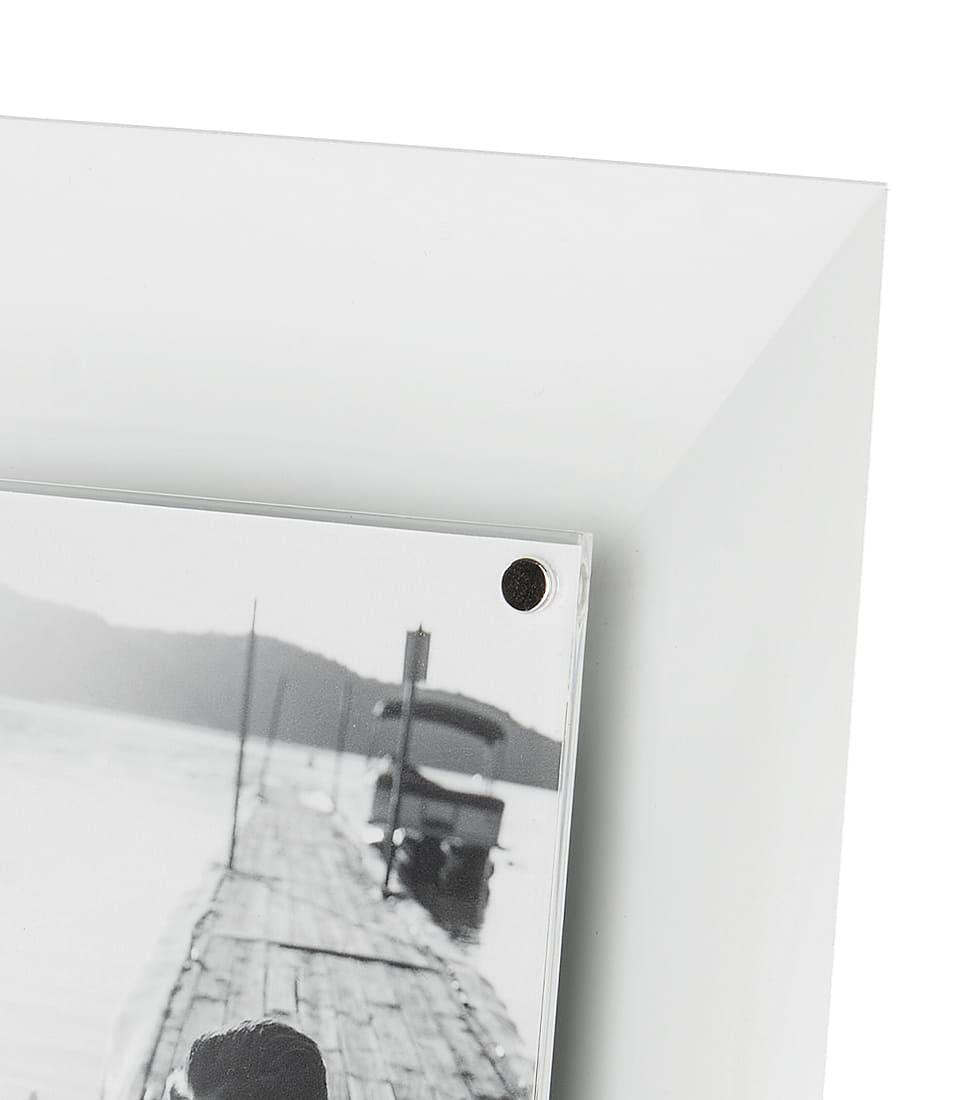 Portafoto rettangolare in acciaio bianco 17x22 cm – L’Oca Nera