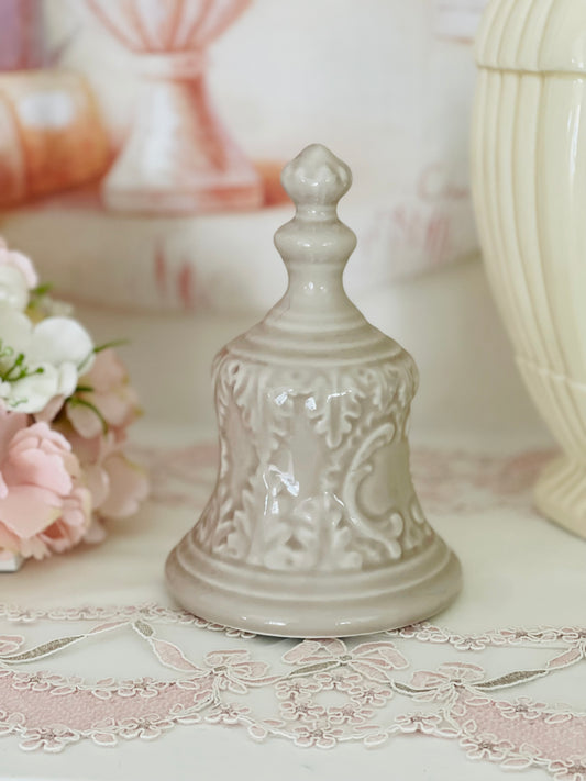 Campanella decorativa in ceramica tortora con decoro a rilievo – EGO