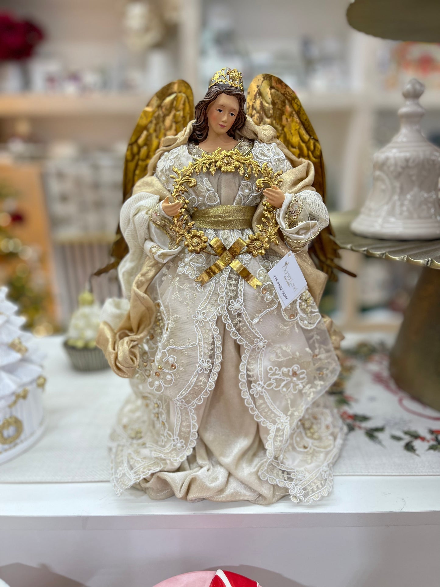 Angelo con ali e ghirlanda - Fiori di Lena