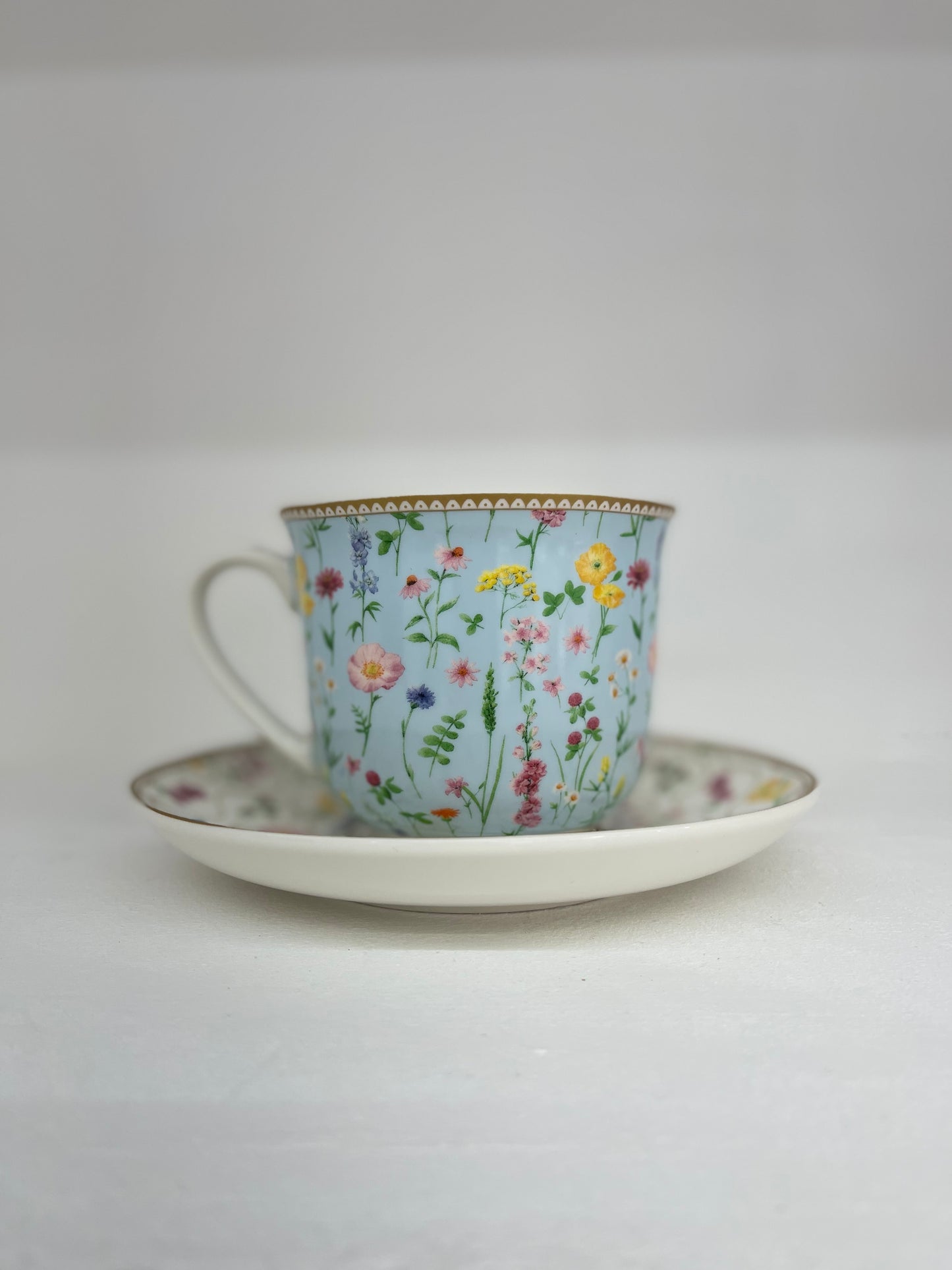 Tazza colazione con piattino in fine china – Meadow Flowers di EASY LIFE