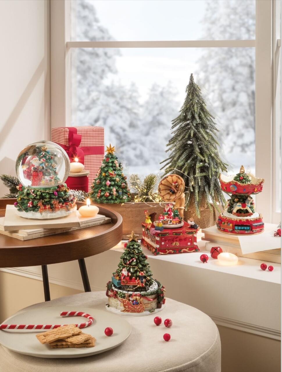 L'OCA NERA Albero con treno carillon Concerto di Natale di