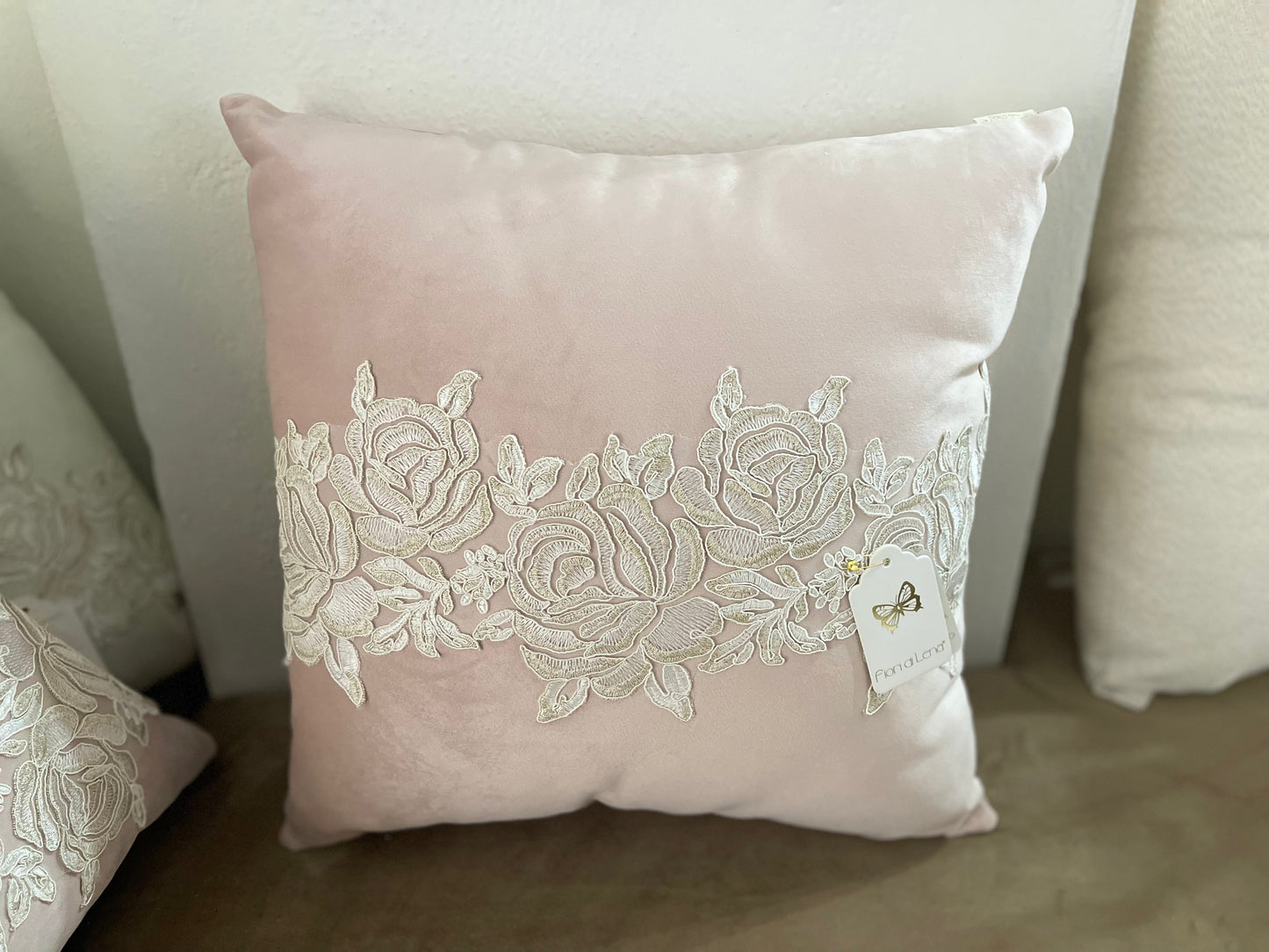 Cuscino quadrato di FIORI DI LENA