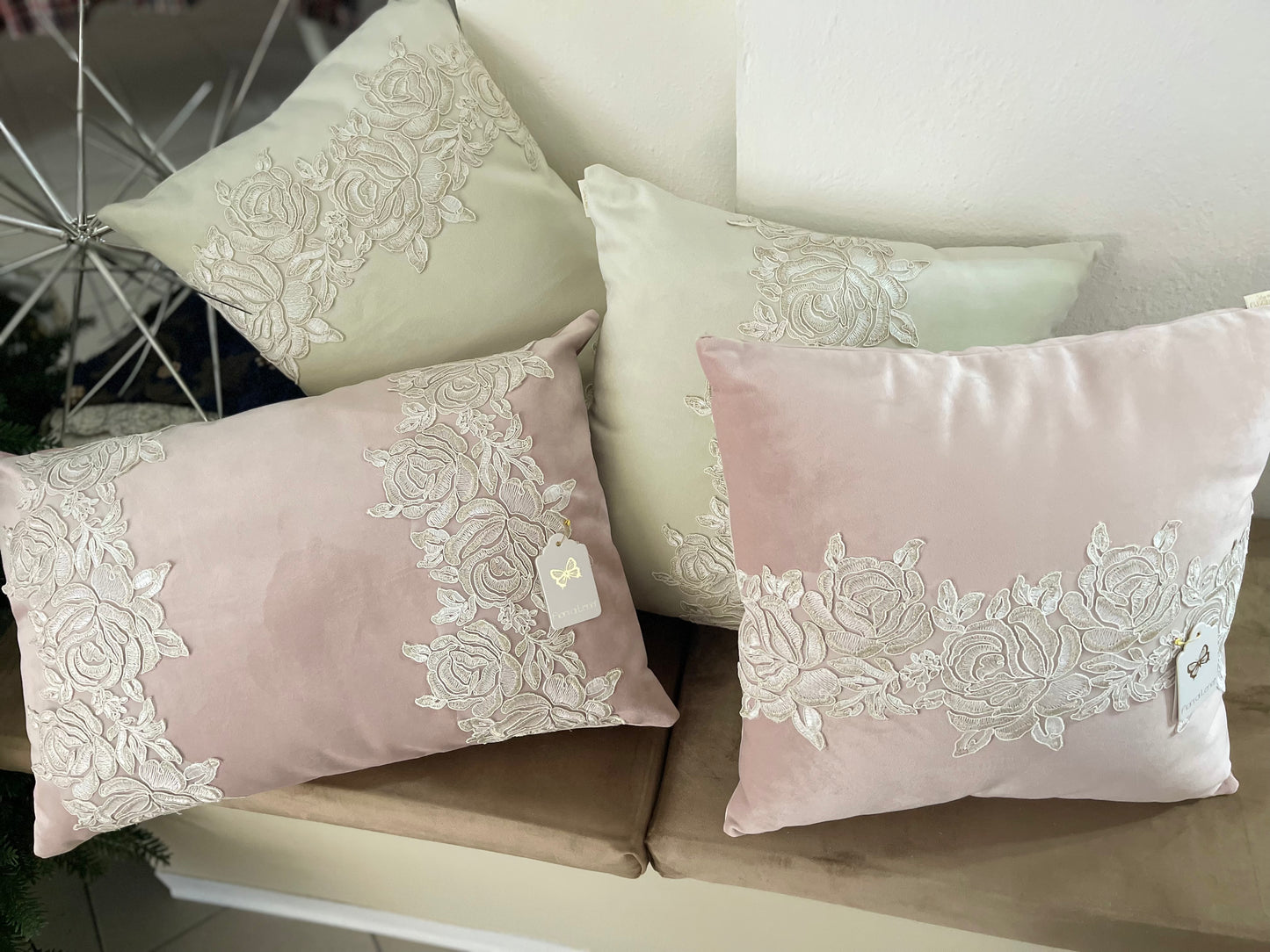 Cuscino quadrato di FIORI DI LENA
