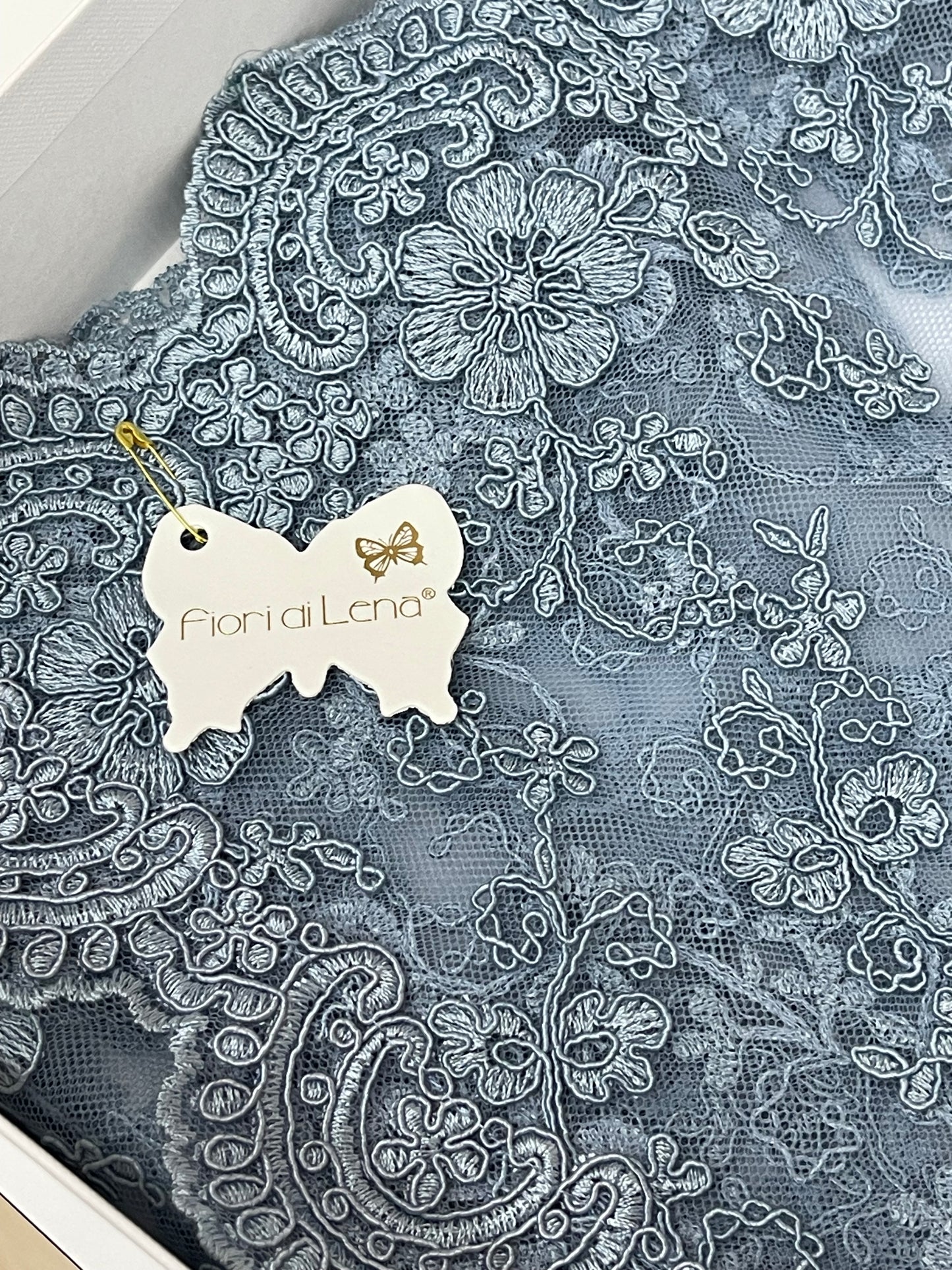 Fiori di Lena Runner in Pizzo colorato su Tulle 117x43 cm