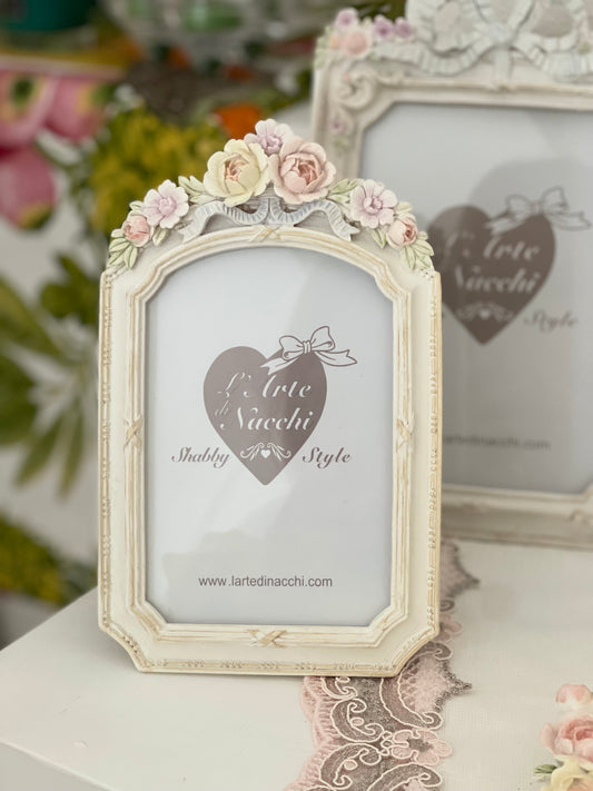 Portafoto Shabby Chic Avorio con Fiori Pastello in Rilievo | L'Arte di Nacchi