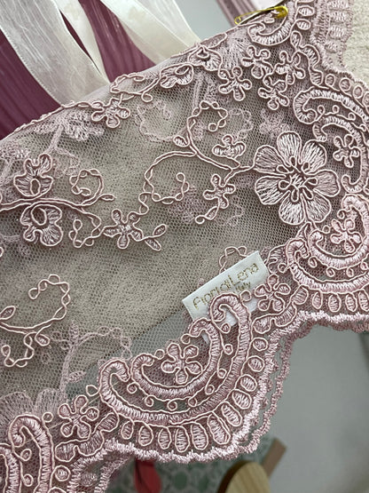 Fiori di Lena Runner in Pizzo colorato su Tulle 117x43 cm