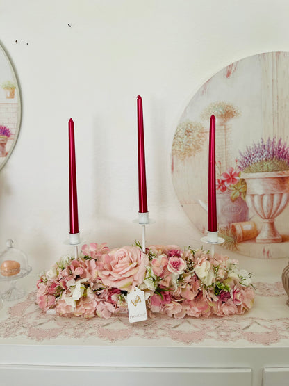 Centrotavola portacandele con fiori rosa e bianchi | Fiori di Lena,