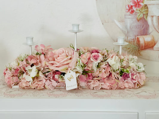 Centrotavola portacandele con fiori rosa e bianchi | Fiori di Lena,