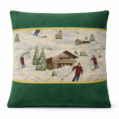 Cuscino 48x48 in velluto verde con ricamo paesaggio alpino – Maison Paulette